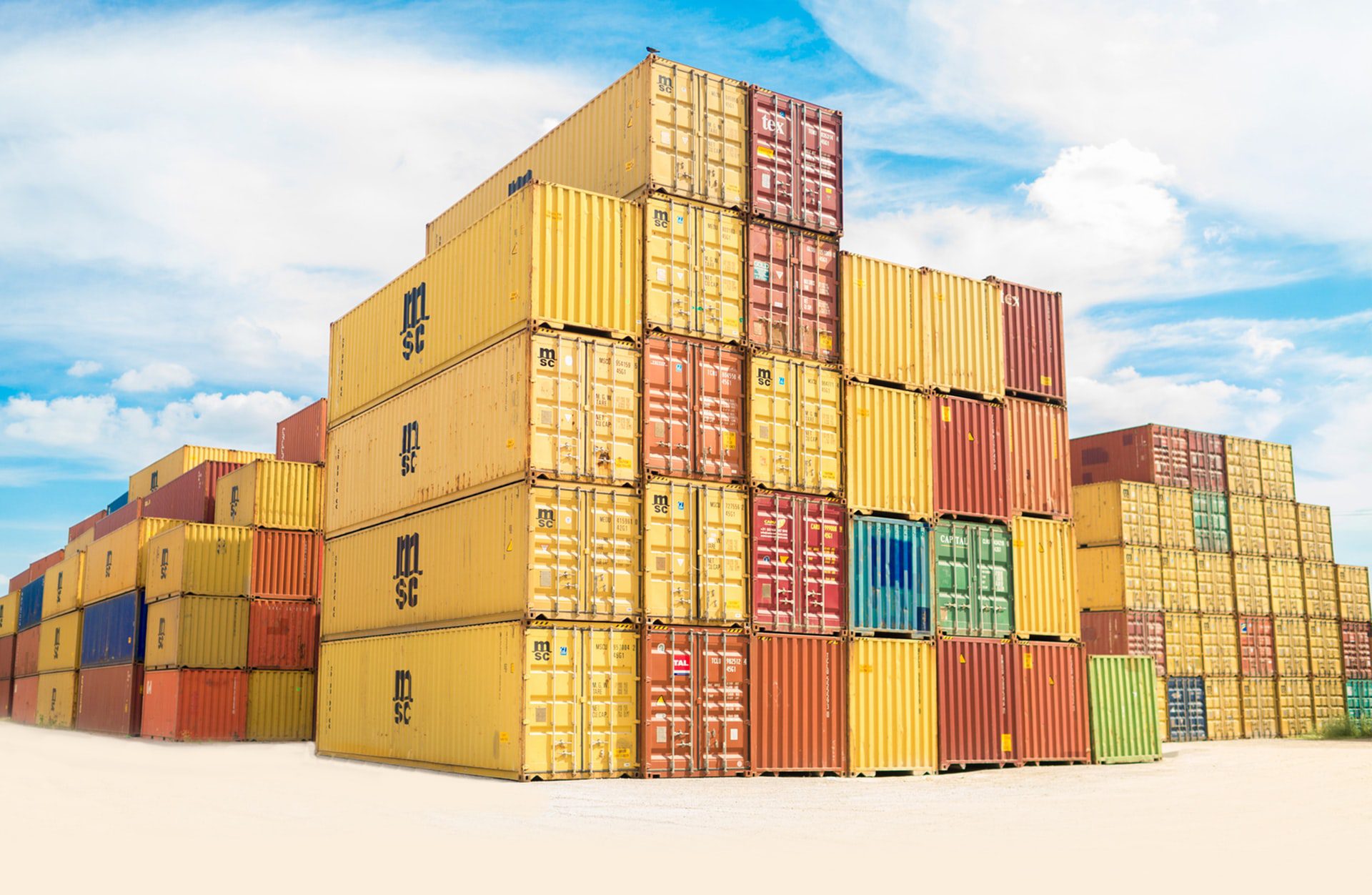Frank-mckenna-tjx_sninzgq-unsplash | Compass Transport freight-quote-need-to-know